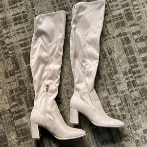 Marc Fisher size 7.5M light nude color block heel NWOT